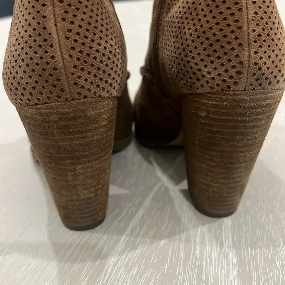 Vince Camuto Lamorna Seed Brown Asymmetrical Ankle Booties Boots 8